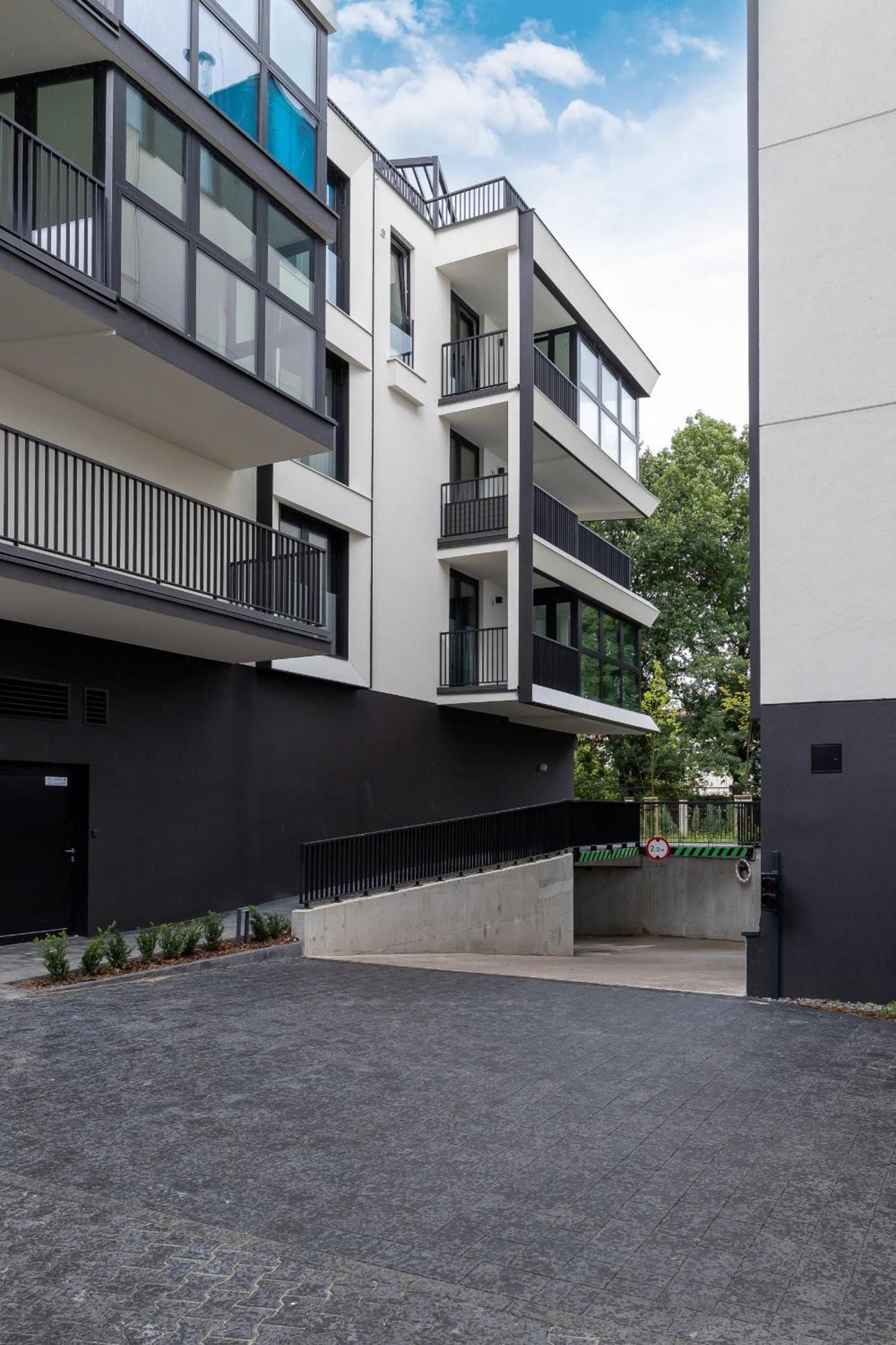 Lux Apartments Kosciuszki 39 With Parking By Renters Prestige Cracovia Exterior foto