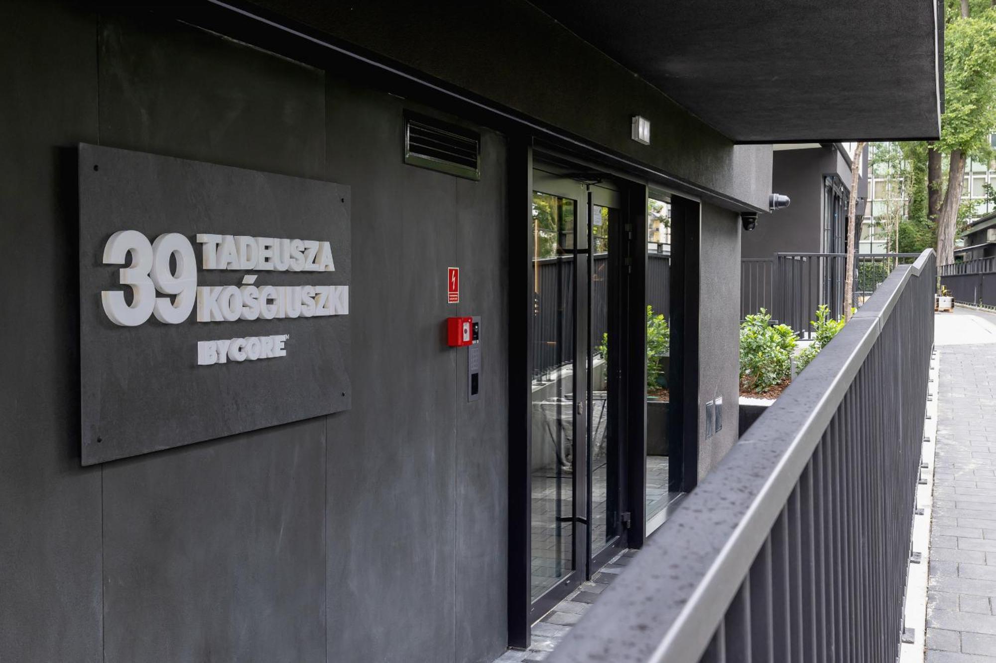 Lux Apartments Kosciuszki 39 With Parking By Renters Prestige Cracovia Exterior foto